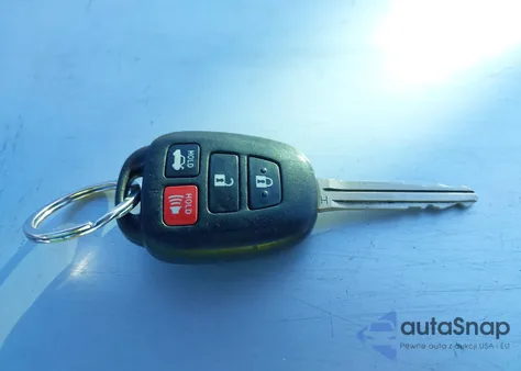 2015 Toyota Camry Se z USA, uszkodzony, nr VIN 4T1BF1FK8FU877449